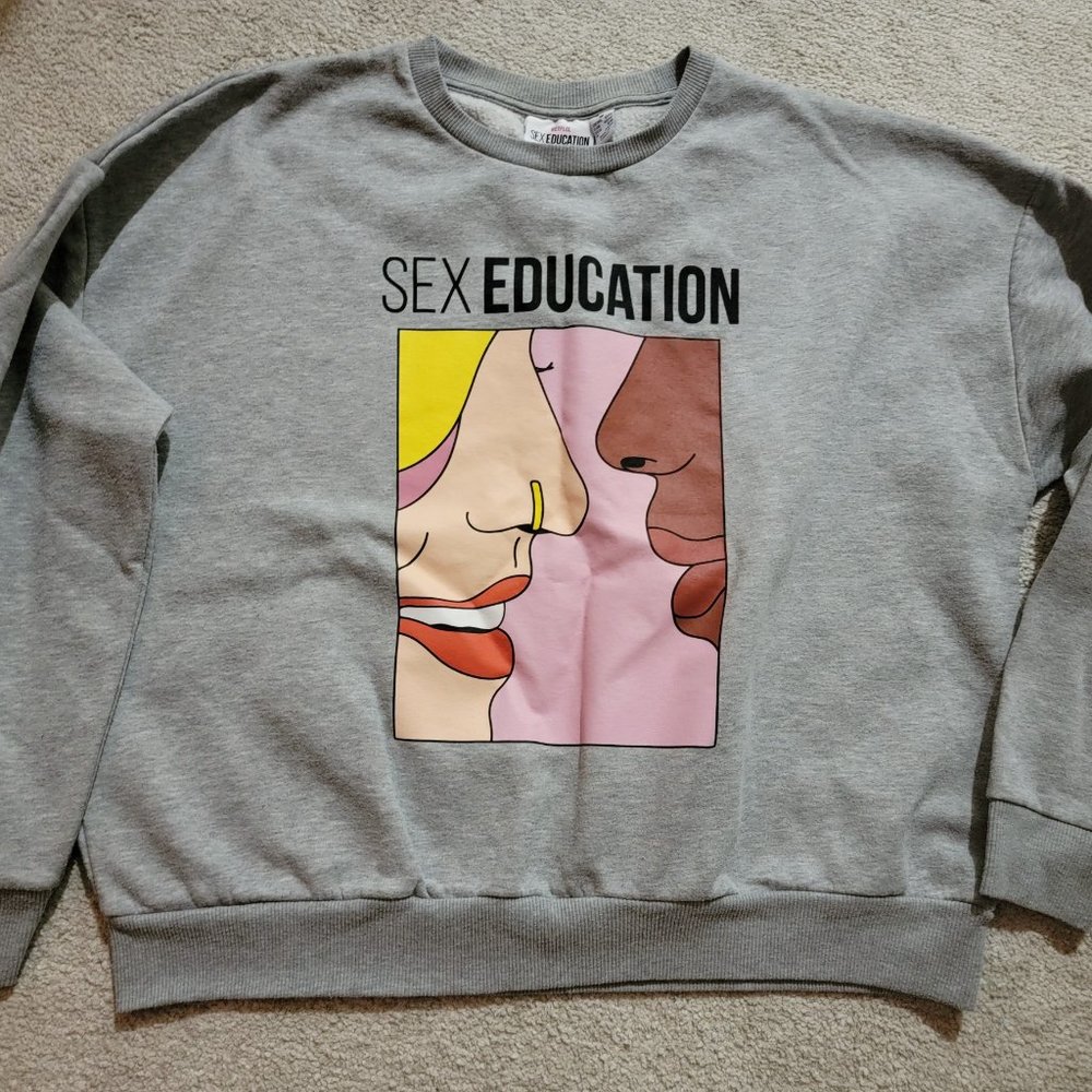 Sweatshirt - Picture 2 of 6